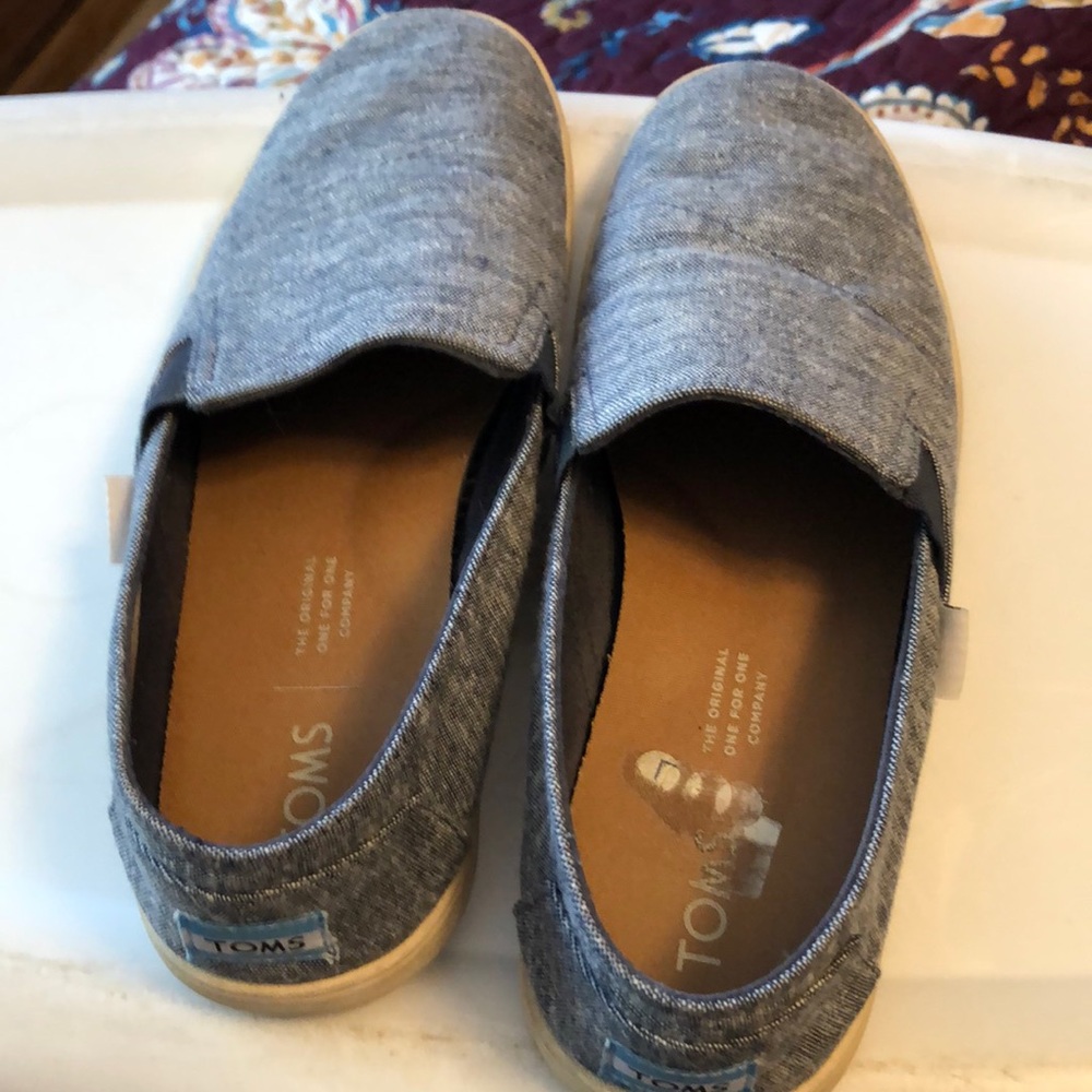 Toms slip on shoes